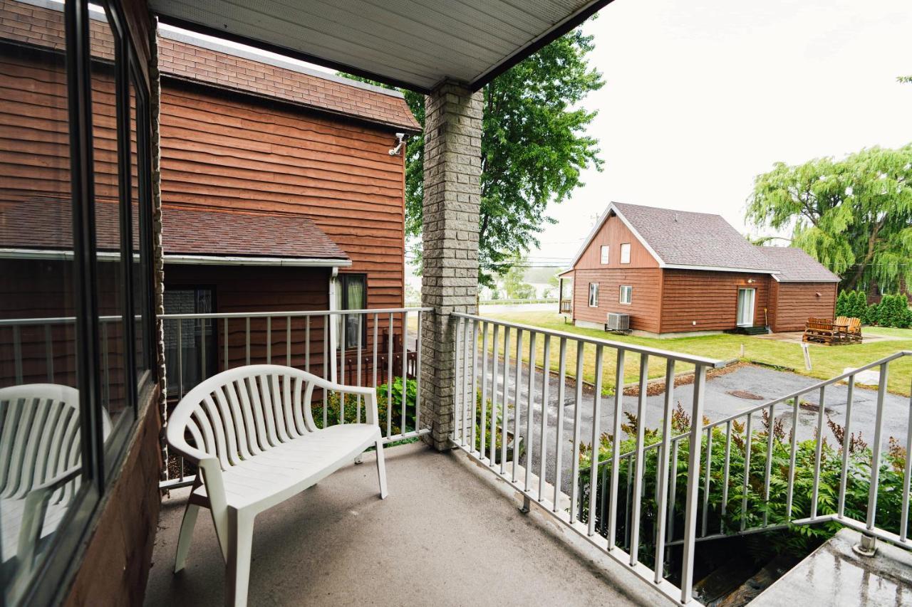 Auberge Harris Saint-Jean-sur-Richelieu Ngoại thất bức ảnh