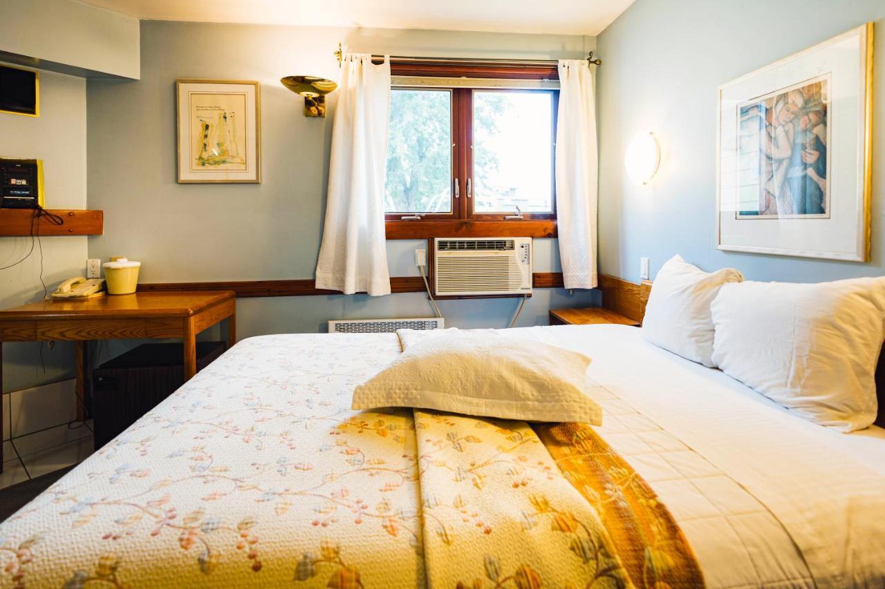 Auberge Harris Saint-Jean-sur-Richelieu Ngoại thất bức ảnh