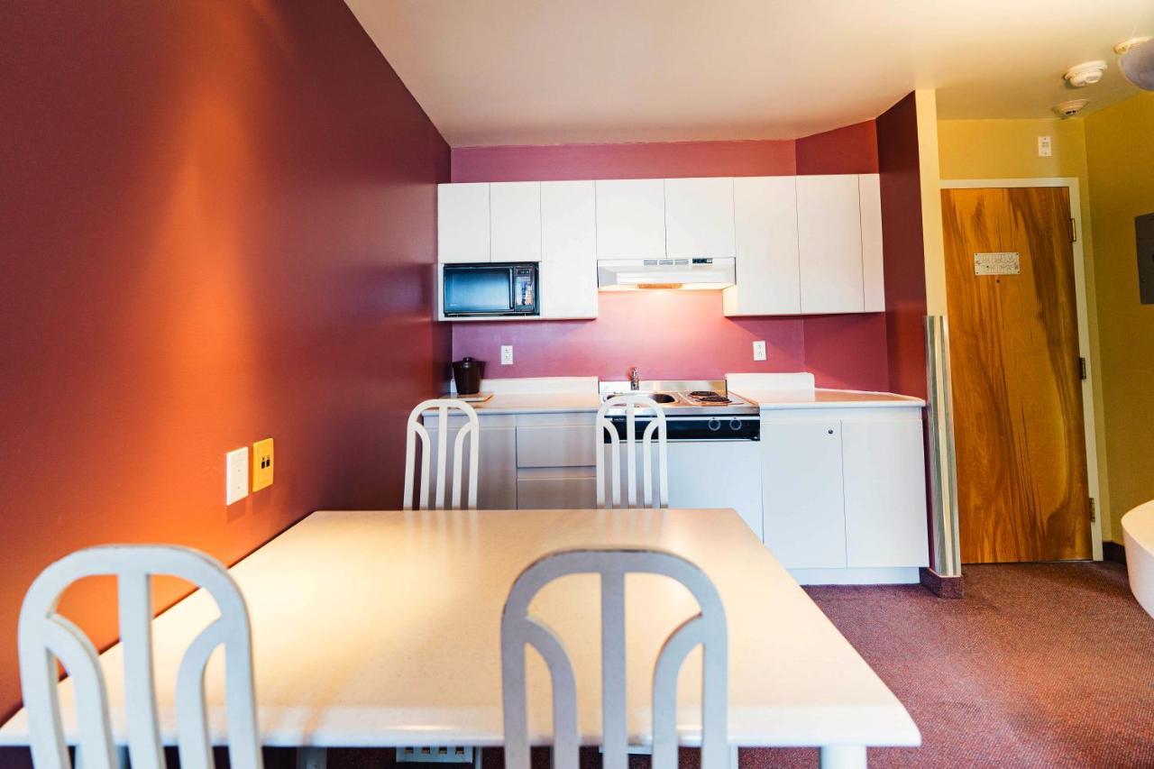 Auberge Harris Saint-Jean-sur-Richelieu Ngoại thất bức ảnh